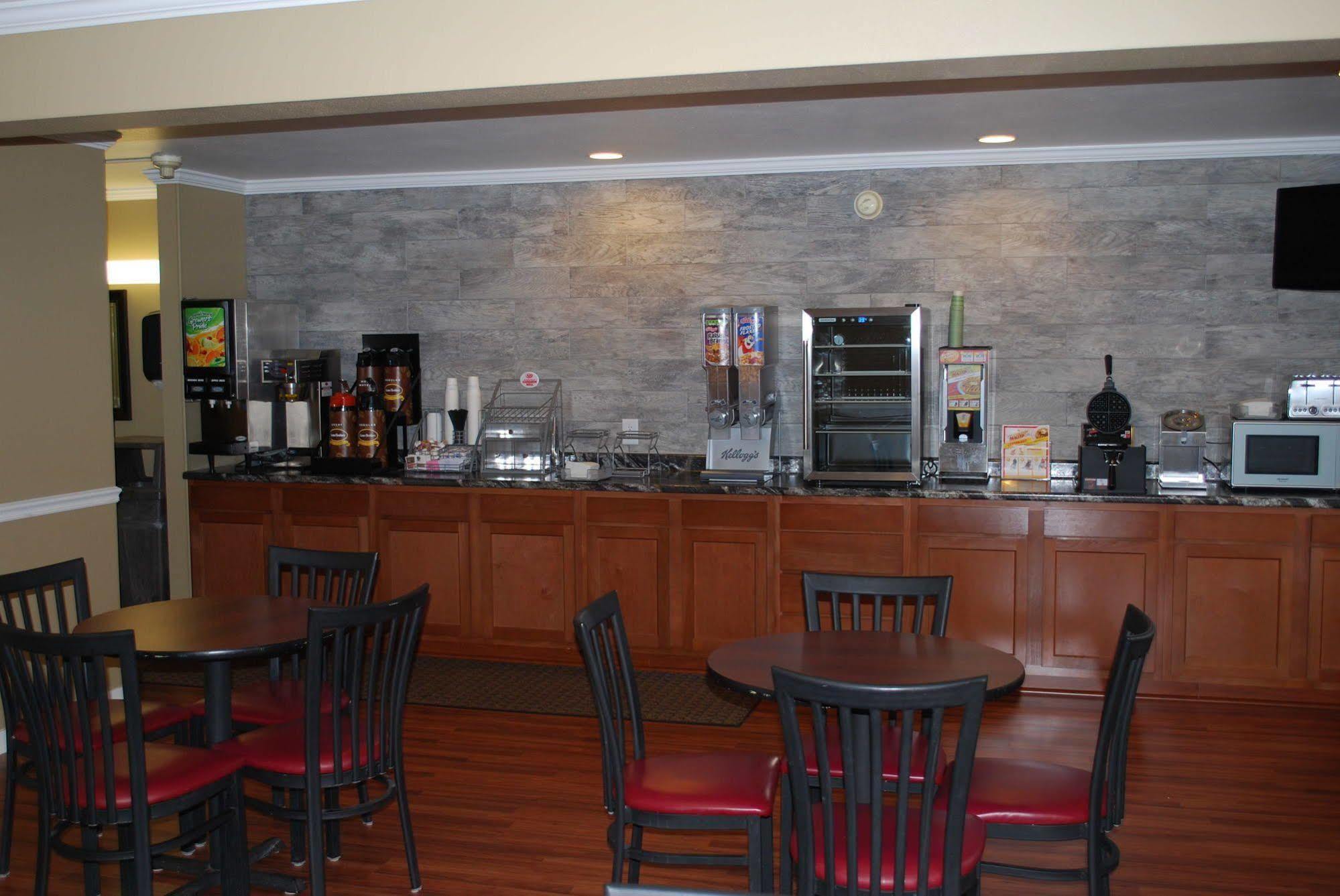 Super 8 By Wyndham Eau Claire Wi Hotel Buitenkant foto